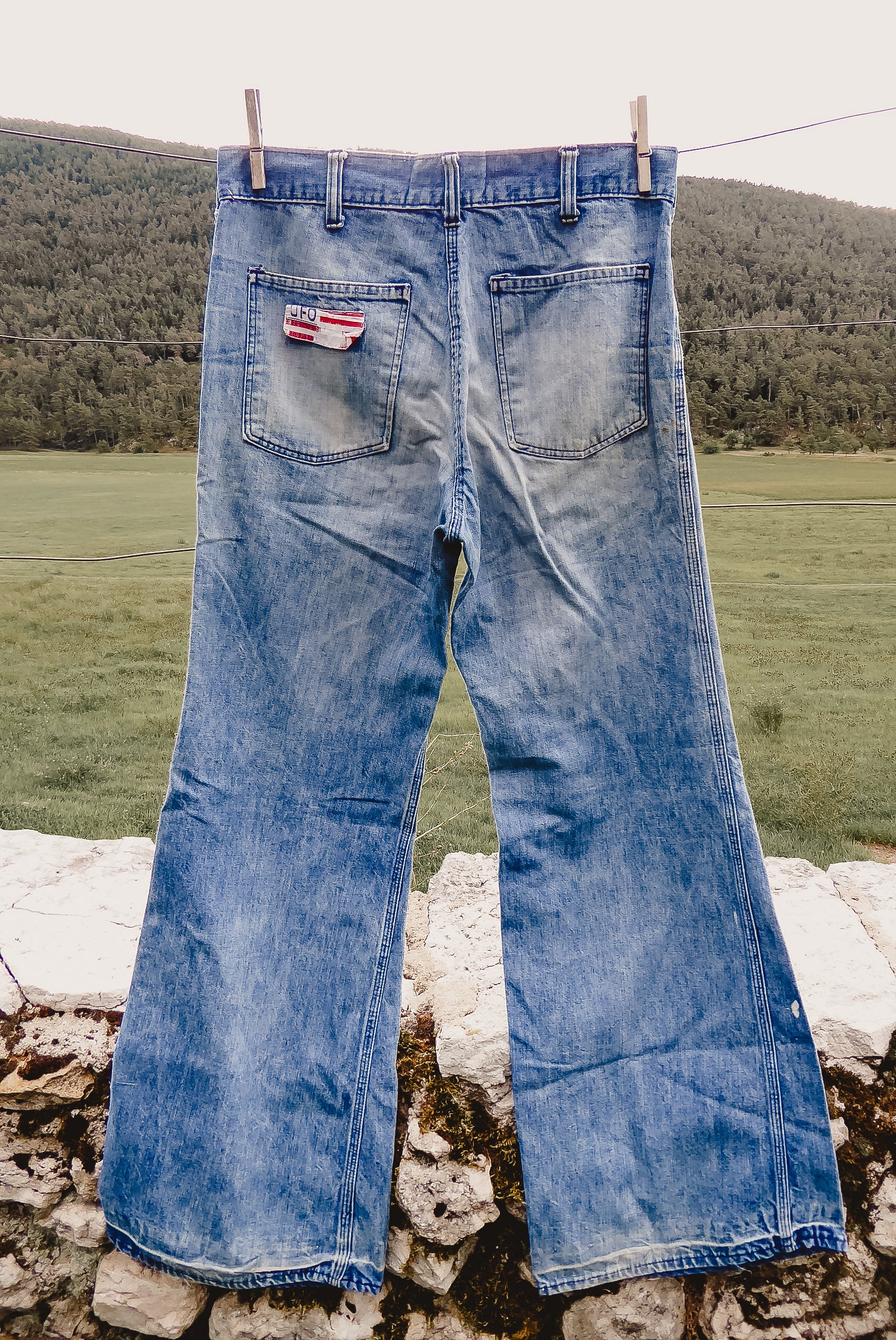 UFO bell bottom jeans – lesflaneuses